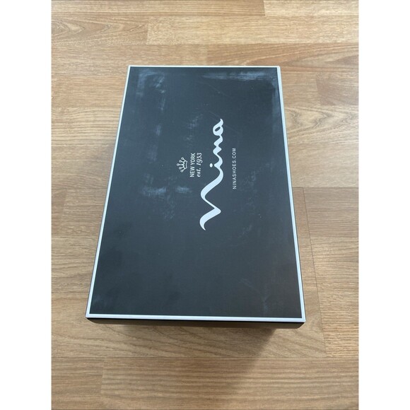 Nina Neptune Women's Silver Metallic Strappy Evening Dress Sandals Size 8M NIB - Picture 2 of 15